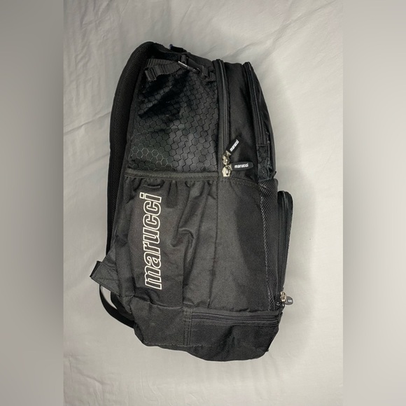 Marucci Baseball Or Softball Backpack Black Bag Great Shape Black Zippers Work - Picture 4 of 6